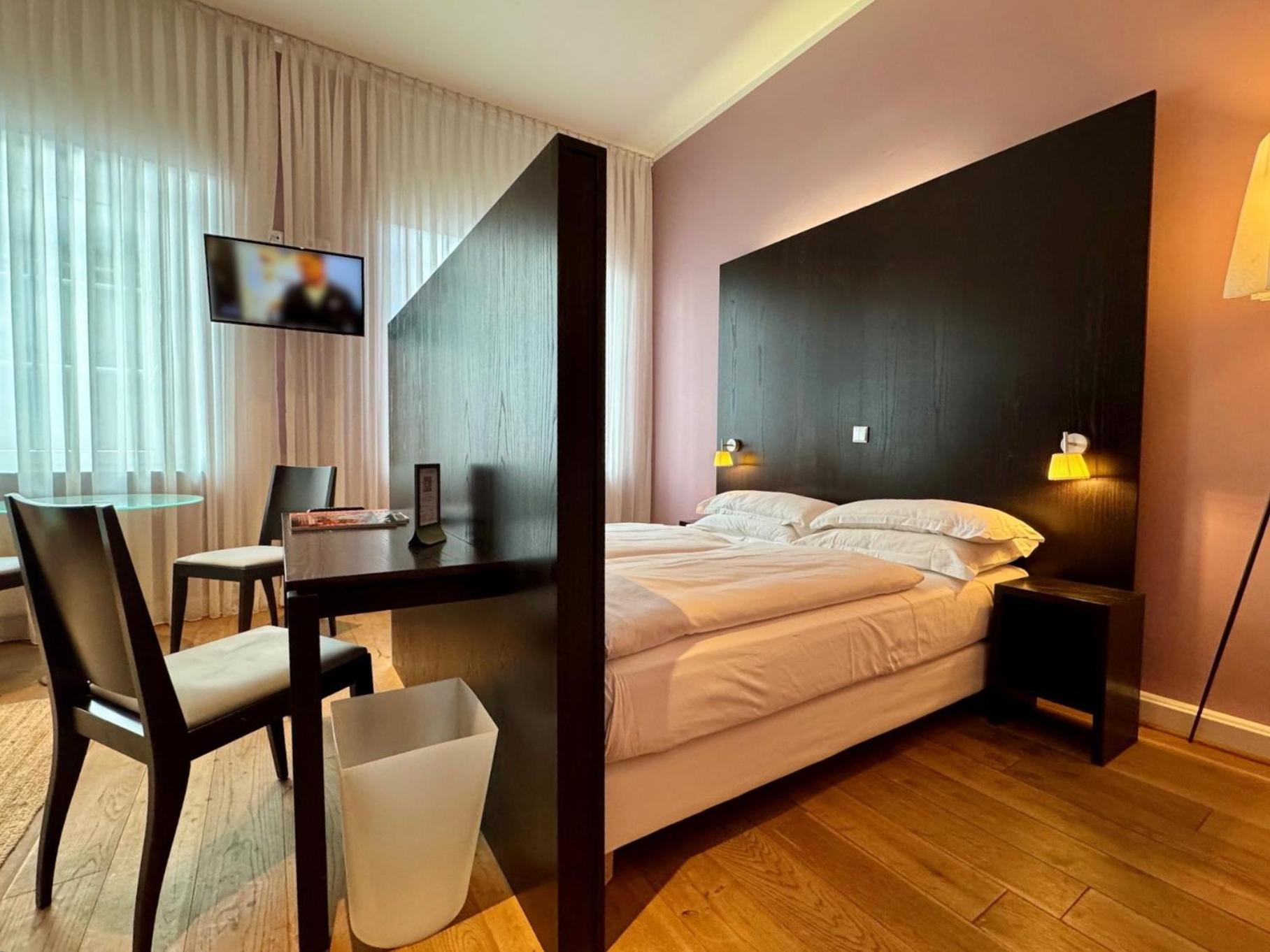 The New Yorker Hotel Koeln-Messe ภายนอก รูปภาพ