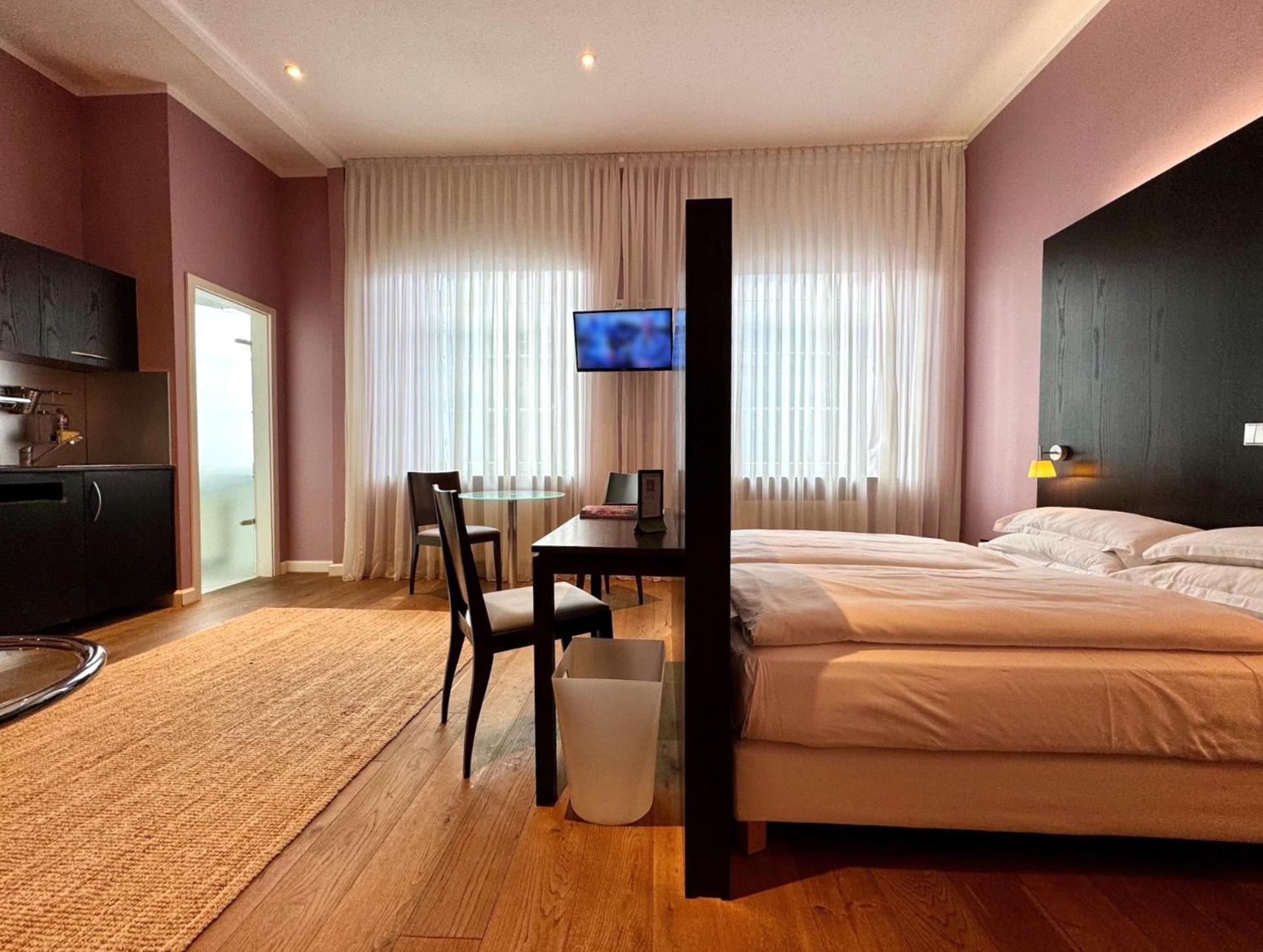 The New Yorker Hotel Koeln-Messe ภายนอก รูปภาพ